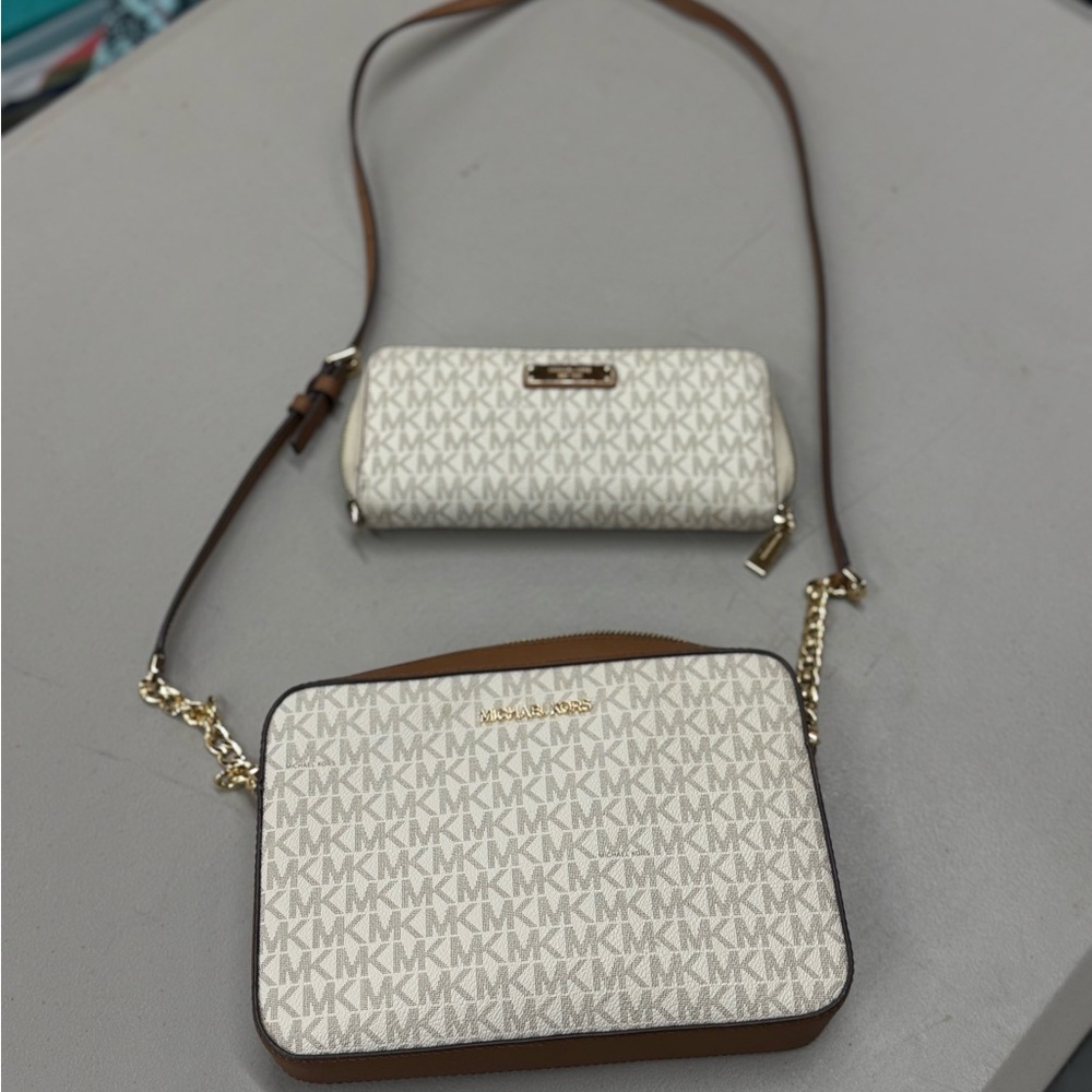 Michael Kors Cream Signature MK Crossbody with Wallet Set